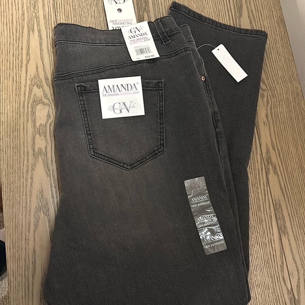 Gloria Vanderbilt Amanda Jeans. Size 18W. Color Rockville w/ Whiskers